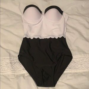 Black and white One piece  xS/sm